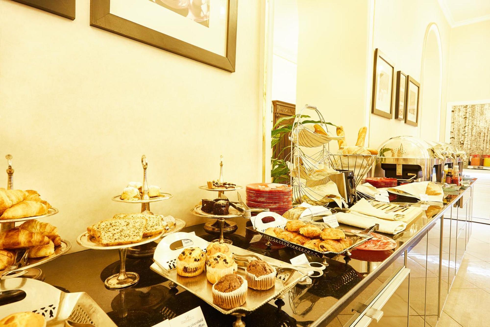 Hotel Grand Continental 5*