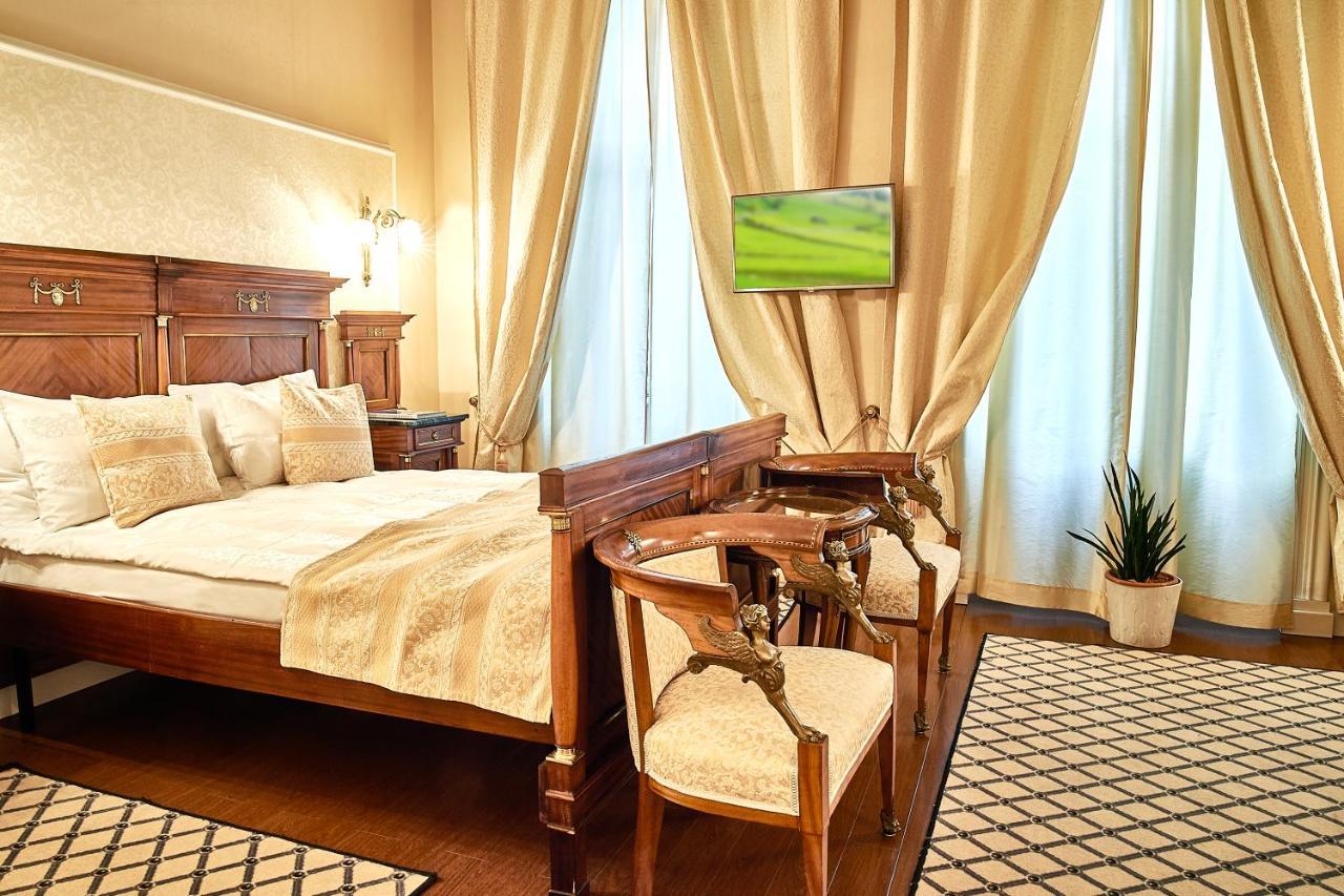 Grand Continental Hotel